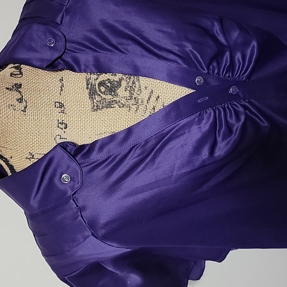 3x purple light weight v-neck top. - Picture 2 of 3